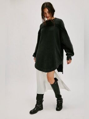 Free People Taylor Sweatshirt in washed black